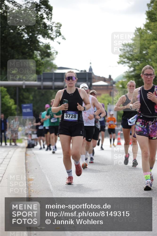 29.06.2025 - hella hamburg halbmarathon Jannik Wohlers http://msf.ph/oto/8149315 29.06.2025 10:12:53 Lombardsbrücke 1007, 1747, 1859, 2961, 3218, 3360, 3728, 3729, 4187, 6489, 7346, 7460, 8913, 9527, 12492, 15922, 16030, 16255, 16437, 17474, 17988, 18048, 18732, 18754, 19035 meine-sportfotos.de