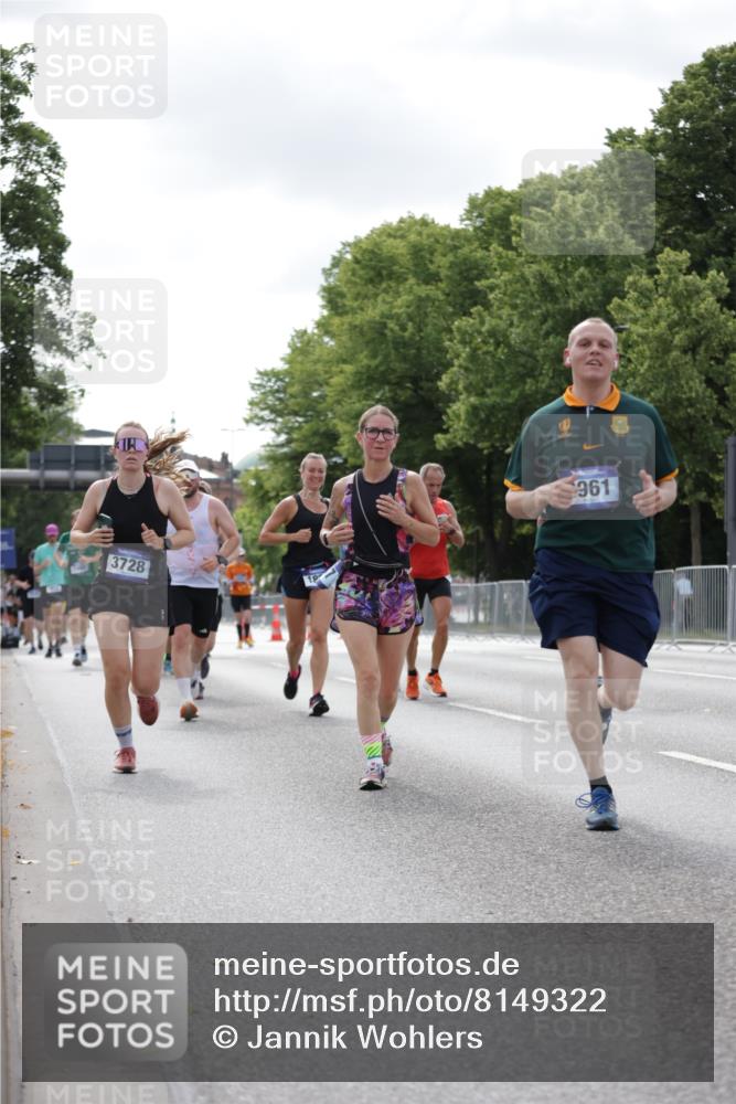 29.06.2025 - hella hamburg halbmarathon Jannik Wohlers http://msf.ph/oto/8149322 29.06.2025 10:12:54 Lombardsbrücke 1007, 1747, 1859, 2961, 3218, 3360, 3728, 3729, 4187, 6489, 7346, 7460, 8913, 9527, 12492, 15922, 16030, 16255, 16437, 17474, 17988, 18048, 18222, 18732, 18754, 19035 meine-sportfotos.de