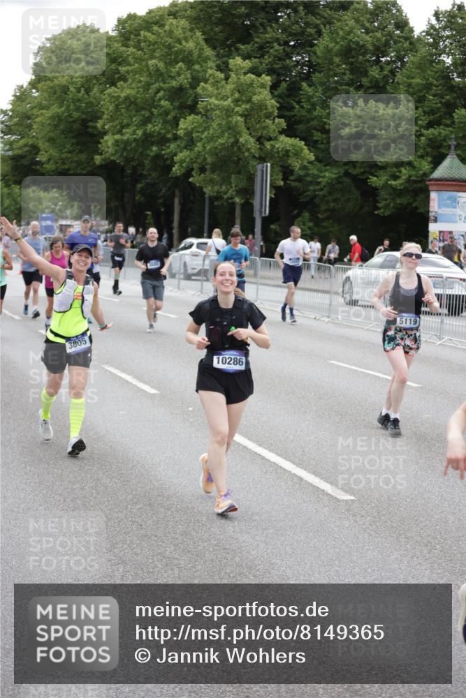 29.06.2025 - hella hamburg halbmarathon Jannik Wohlers http://msf.ph/oto/8149365 29.06.2025 10:49:54 Lombardsbrücke 1259, 1828, 2047, 3203, 3680, 3701, 3710, 3805, 3897, 4090, 4168, 5119, 5997, 6680, 6830, 7677, 7721, 7722, 7755, 8254, 9605, 10060, 10286, 10617, 11426, 11696, 11716, 12079, 13127, 13128, 13846, 13887, 14102, 14144, 14591, 14940, 15230, 15551, 16410, 16412, 16489, 16635, 16670, 16742, 17256, 19058, 19086 meine-sportfotos.de