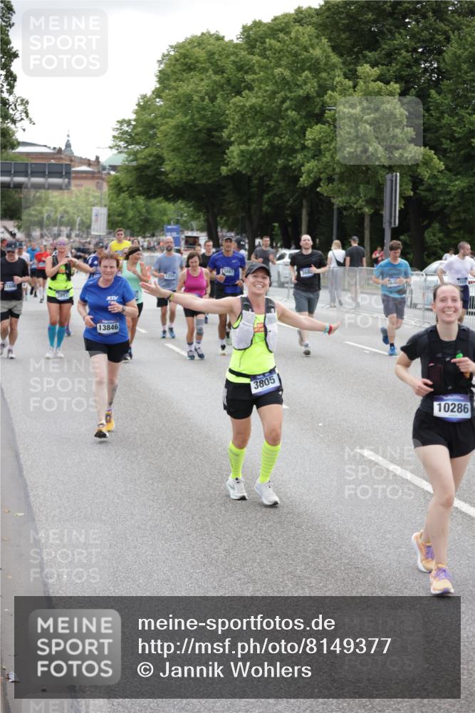 29.06.2025 - hella hamburg halbmarathon Jannik Wohlers http://msf.ph/oto/8149377 29.06.2025 10:49:55 Lombardsbrücke 1259, 1828, 2047, 3203, 3680, 3701, 3710, 3805, 3897, 4168, 5119, 5997, 6680, 6830, 7677, 7721, 7722, 7755, 8299, 9605, 10060, 10286, 10617, 11426, 11696, 11716, 12079, 13127, 13128, 13846, 13887, 14102, 14144, 14591, 14940, 15230, 15551, 16410, 16412, 16489, 16635, 16670, 16742, 17256, 19058, 19086 meine-sportfotos.de