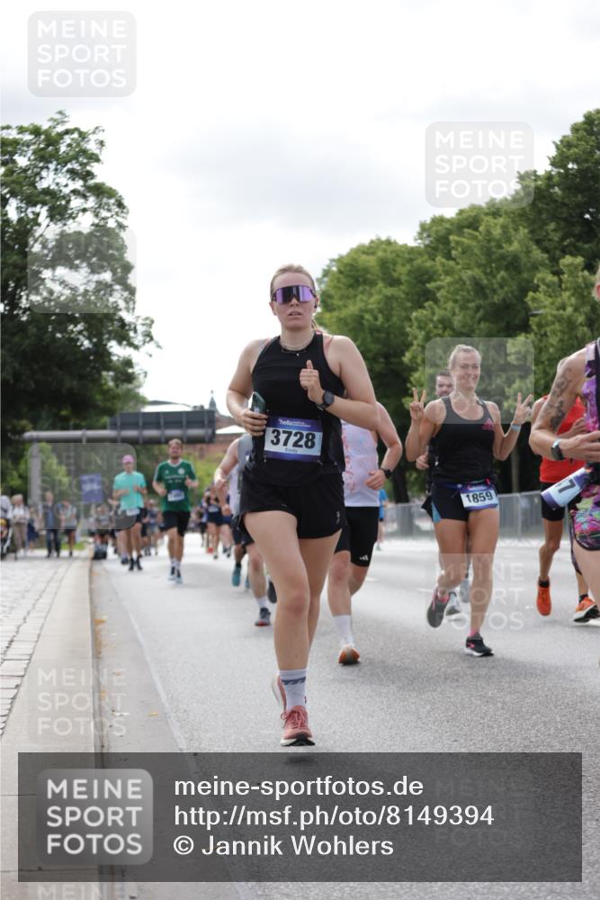 29.06.2025 - hella hamburg halbmarathon Jannik Wohlers http://msf.ph/oto/8149394 29.06.2025 10:12:56 Lombardsbrücke 1007, 1747, 1859, 2961, 3218, 3360, 3728, 3729, 4187, 5546, 6489, 7346, 7460, 8913, 9527, 9612, 12492, 13331, 15922, 16030, 16437, 17474, 17988, 18048, 18222, 18732, 18754, 19035 meine-sportfotos.de