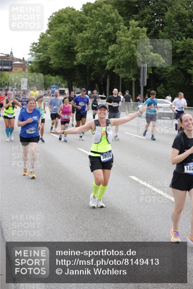29.06.2025 - hella hamburg halbmarathon Jannik Wohlers http://msf.ph/oto/8149413 29.06.2025 10:49:55 Lombardsbrücke 1259, 1828, 2047, 3203, 3680, 3701, 3710, 3805, 3897, 4168, 5119, 5997, 6680, 6830, 7677, 7721, 7722, 7755, 8299, 9605, 10060, 10286, 10617, 11426, 11696, 11716, 12079, 13127, 13128, 13846, 13887, 14102, 14144, 14591, 14940, 15230, 15551, 16410, 16412, 16489, 16635, 16670, 16742, 17256, 19058, 19086 meine-sportfotos.de