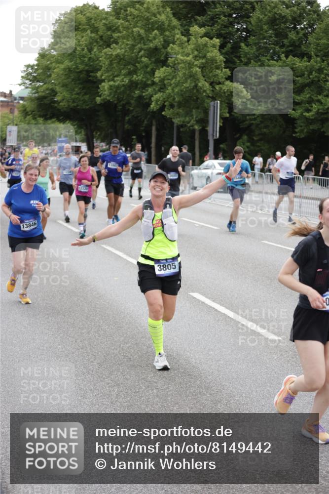 29.06.2025 - hella hamburg halbmarathon Jannik Wohlers http://msf.ph/oto/8149442 29.06.2025 10:49:55 Lombardsbrücke 1259, 1828, 2047, 3203, 3680, 3701, 3710, 3805, 3897, 4168, 5119, 5997, 6680, 6830, 7677, 7721, 7722, 7755, 8299, 9605, 10060, 10286, 10617, 11426, 11696, 11716, 12079, 13127, 13128, 13846, 13887, 14102, 14144, 14591, 14940, 15230, 15551, 16410, 16412, 16489, 16635, 16670, 16742, 17256, 19058, 19086 meine-sportfotos.de