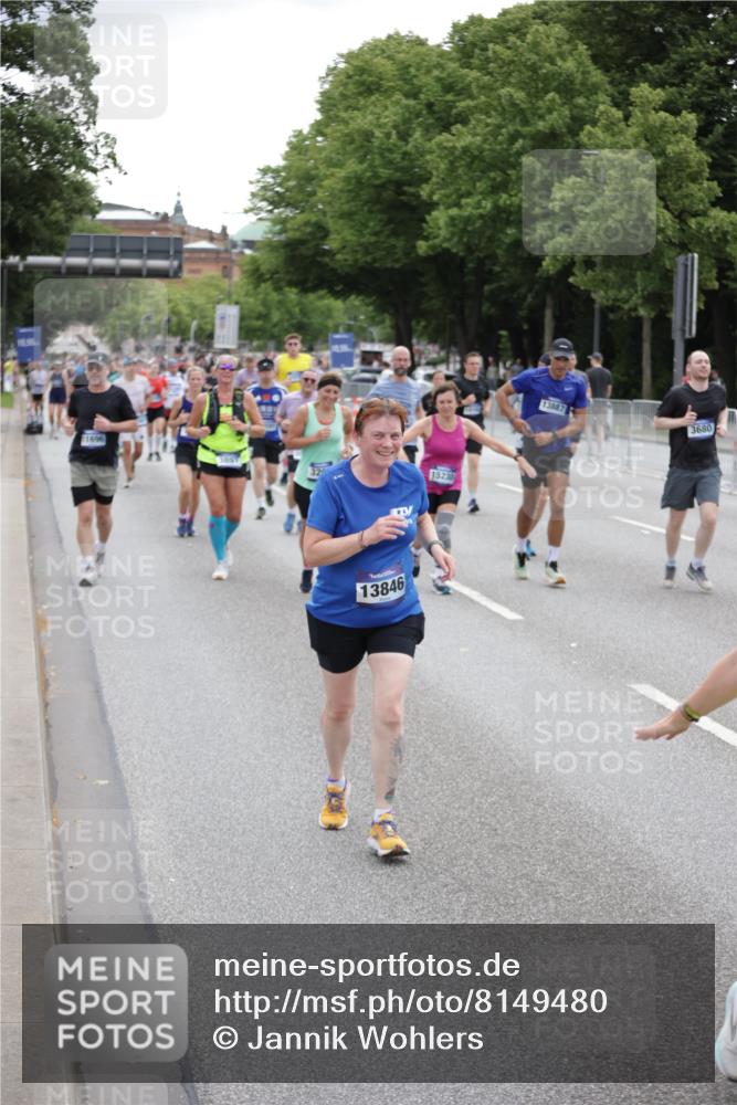 29.06.2025 - hella hamburg halbmarathon Jannik Wohlers http://msf.ph/oto/8149480 29.06.2025 10:49:57 Lombardsbrücke 1259, 1828, 2047, 3203, 3680, 3701, 3710, 3805, 3897, 4168, 4961, 5119, 5997, 6680, 6830, 7505, 7677, 7721, 7755, 8299, 9605, 10060, 10286, 10744, 11426, 11696, 11716, 12079, 13127, 13846, 13887, 14102, 14144, 14591, 14940, 15230, 15467, 15551, 16410, 16412, 16489, 16635, 16670, 16742, 17256, 18483, 19058, 19086 meine-sportfotos.de
