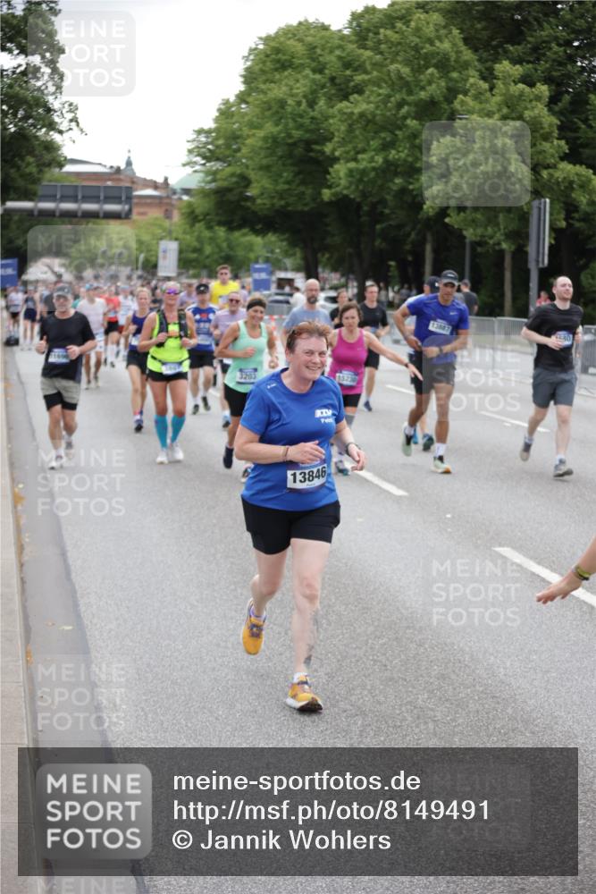 29.06.2025 - hella hamburg halbmarathon Jannik Wohlers http://msf.ph/oto/8149491 29.06.2025 10:49:57 Lombardsbrücke 1259, 1828, 2047, 3203, 3680, 3701, 3710, 3805, 3897, 4168, 4961, 5119, 5997, 6680, 6830, 7505, 7677, 7721, 7755, 8299, 9605, 10060, 10286, 10744, 11426, 11696, 11716, 12079, 13127, 13846, 13887, 14102, 14144, 14591, 14940, 15230, 15467, 15551, 16410, 16412, 16489, 16635, 16670, 16742, 17256, 18483, 19058, 19086 meine-sportfotos.de