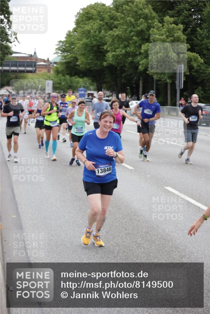 29.06.2025 - hella hamburg halbmarathon Jannik Wohlers http://msf.ph/oto/8149500 29.06.2025 10:49:57 Lombardsbrücke 1259, 1828, 2047, 3203, 3680, 3701, 3710, 3805, 3897, 4168, 4961, 5119, 5997, 6680, 6830, 7505, 7677, 7721, 7755, 8299, 9605, 10060, 10286, 10744, 11426, 11696, 11716, 12079, 13127, 13846, 13887, 14102, 14144, 14591, 14940, 15230, 15467, 15551, 16410, 16412, 16489, 16635, 16670, 16742, 17256, 18483, 19058, 19086 meine-sportfotos.de