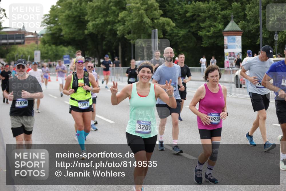29.06.2025 - hella hamburg halbmarathon Jannik Wohlers http://msf.ph/oto/8149535 29.06.2025 10:50:00 Lombardsbrücke 1259, 1828, 2047, 3203, 3680, 3710, 3805, 3897, 4168, 4961, 5119, 5131, 5997, 6680, 7505, 7677, 8299, 10286, 10744, 11426, 11696, 11716, 12079, 13887, 14102, 14144, 14591, 14940, 15230, 15467, 15551, 16489, 16635, 16670, 16742, 17256, 17790, 18483, 19058 meine-sportfotos.de