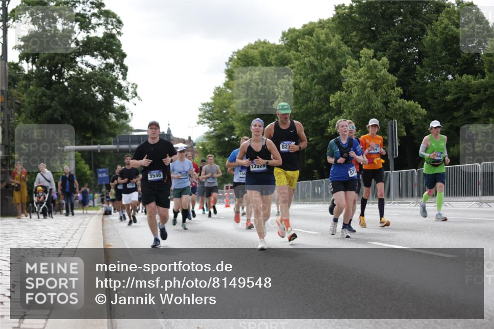 29.06.2025 - hella hamburg halbmarathon Jannik Wohlers http://msf.ph/oto/8149548 29.06.2025 10:13:06 Lombardsbrücke 1007, 1859, 2055, 2961, 3729, 4187, 4795, 4950, 5232, 5546, 6026, 6717, 6724, 7346, 7446, 7447, 7460, 8279, 9128, 9527, 9612, 12492, 12928, 12929, 13331, 13928, 15663, 15922, 16491, 17474, 18222, 18231, 19035 meine-sportfotos.de