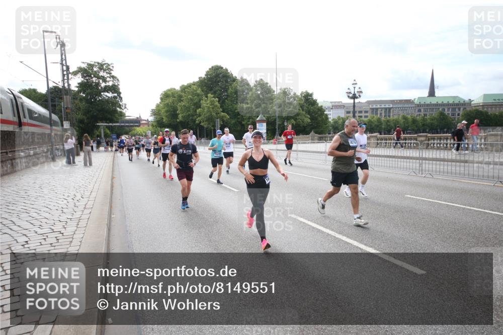 29.06.2025 - hella hamburg halbmarathon Jannik Wohlers http://msf.ph/oto/8149551 29.06.2025 10:19:28 Lombardsbrücke 1110, 1115, 1154, 2357, 2405, 2918, 4170, 4539, 4562, 4570, 5251, 5397, 5878, 6796, 6797, 6872, 6874, 7137, 7248, 7249, 7808, 7836, 7917, 8146, 8427, 10349, 10594, 10622, 11036, 11999, 12066, 12615, 12618, 12859, 13002, 13611, 13634, 13821, 13910, 14428, 14953, 15323, 15423, 15529, 16016, 16190, 16240, 16322, 16480, 16611, 16886, 17123, 17208, 17613, 17853, 18322, 18335, 18371, 18755, 18843 meine-sportfotos.de