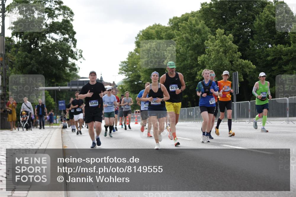 29.06.2025 - hella hamburg halbmarathon Jannik Wohlers http://msf.ph/oto/8149555 29.06.2025 10:13:06 Lombardsbrücke 1007, 1859, 2055, 2961, 3729, 4187, 4795, 4950, 5232, 5546, 6026, 6717, 6724, 7346, 7446, 7447, 7460, 8279, 9128, 9527, 9612, 12492, 12928, 12929, 13331, 13928, 15663, 15922, 16491, 17474, 18222, 18231, 19035 meine-sportfotos.de