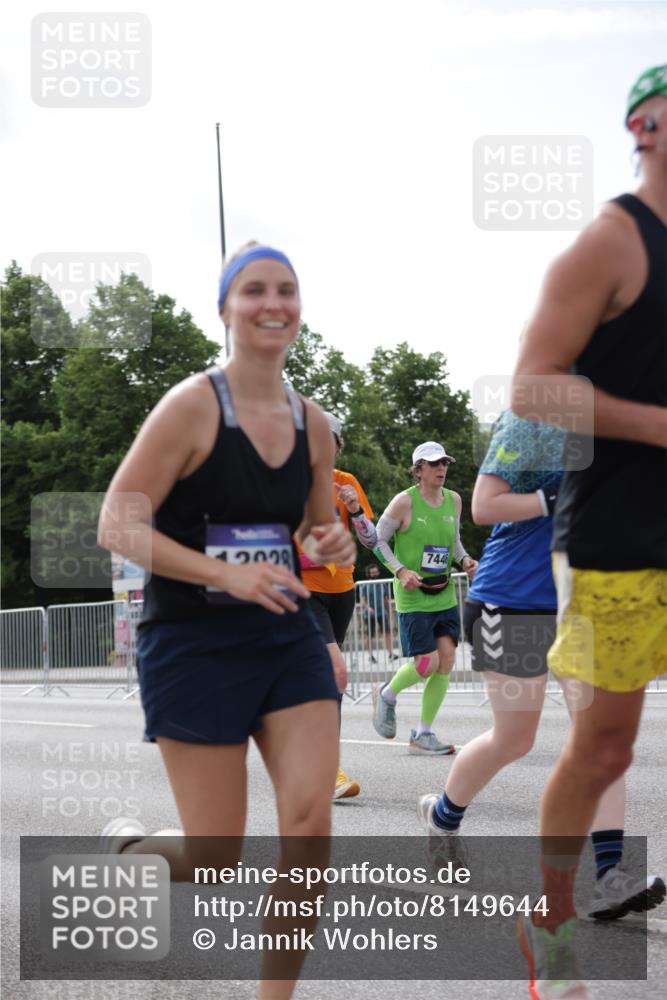 29.06.2025 - hella hamburg halbmarathon Jannik Wohlers http://msf.ph/oto/8149644 29.06.2025 10:13:09 Lombardsbrücke 1007, 1859, 2055, 2721, 2904, 3729, 4187, 4795, 4950, 5232, 5546, 6026, 6717, 6724, 7346, 7446, 7447, 7460, 7913, 8279, 9128, 9612, 12928, 12929, 13331, 13928, 15663, 16491, 17472, 17474, 18222, 18231, 19035 meine-sportfotos.de