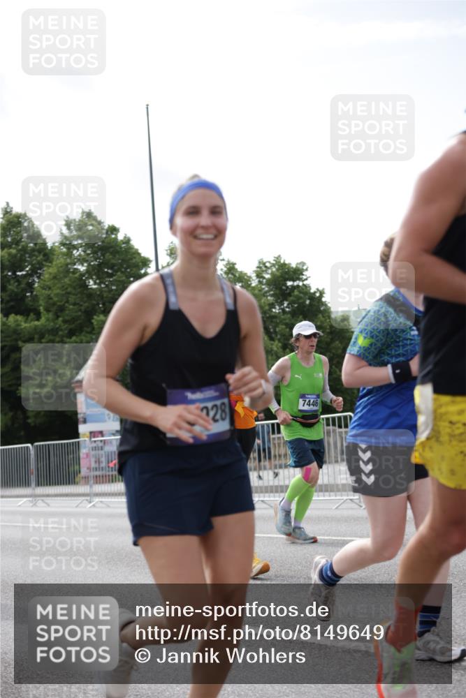29.06.2025 - hella hamburg halbmarathon Jannik Wohlers http://msf.ph/oto/8149649 29.06.2025 10:13:09 Lombardsbrücke 1007, 1859, 2055, 2721, 2904, 3729, 4187, 4795, 4950, 5232, 5546, 6026, 6717, 6724, 7346, 7446, 7447, 7460, 7913, 8279, 9128, 9612, 12928, 12929, 13331, 13928, 15663, 16491, 17472, 17474, 18222, 18231, 19035 meine-sportfotos.de