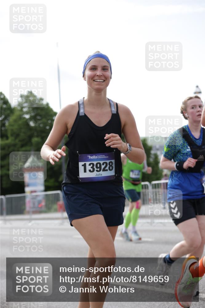 29.06.2025 - hella hamburg halbmarathon Jannik Wohlers http://msf.ph/oto/8149659 29.06.2025 10:13:10 Lombardsbrücke 1007, 1859, 2055, 2721, 2904, 2987, 3729, 4187, 4795, 4950, 5232, 5546, 6026, 6717, 6724, 7346, 7446, 7447, 7460, 7913, 8279, 9128, 9612, 10977, 12313, 12797, 12928, 12929, 13331, 13928, 15663, 16491, 17472, 17474, 18222, 18231, 19035, 19190 meine-sportfotos.de