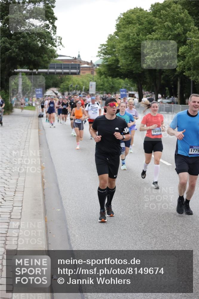 29.06.2025 - hella hamburg halbmarathon Jannik Wohlers http://msf.ph/oto/8149674 29.06.2025 10:50:07 Lombardsbrücke 1259, 1828, 2047, 3203, 3680, 3838, 4642, 4695, 4961, 5119, 5131, 7505, 7677, 7938, 8299, 8834, 9933, 10744, 11696, 13887, 14102, 14591, 15017, 15105, 15230, 15416, 15467, 15551, 16489, 16593, 16670, 16742, 17790, 18067, 18092, 18483 meine-sportfotos.de