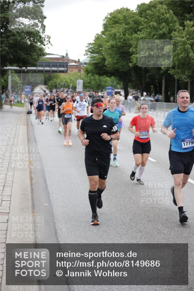 29.06.2025 - hella hamburg halbmarathon Jannik Wohlers http://msf.ph/oto/8149686 29.06.2025 10:50:08 Lombardsbrücke 1259, 1828, 2047, 3203, 3680, 3838, 4642, 4695, 4961, 5131, 7505, 7677, 7938, 8299, 8833, 8834, 9096, 9933, 10744, 11696, 13887, 14102, 14591, 14762, 15017, 15105, 15230, 15416, 15467, 15551, 16489, 16593, 16670, 16742, 17790, 18067, 18092, 18483 meine-sportfotos.de