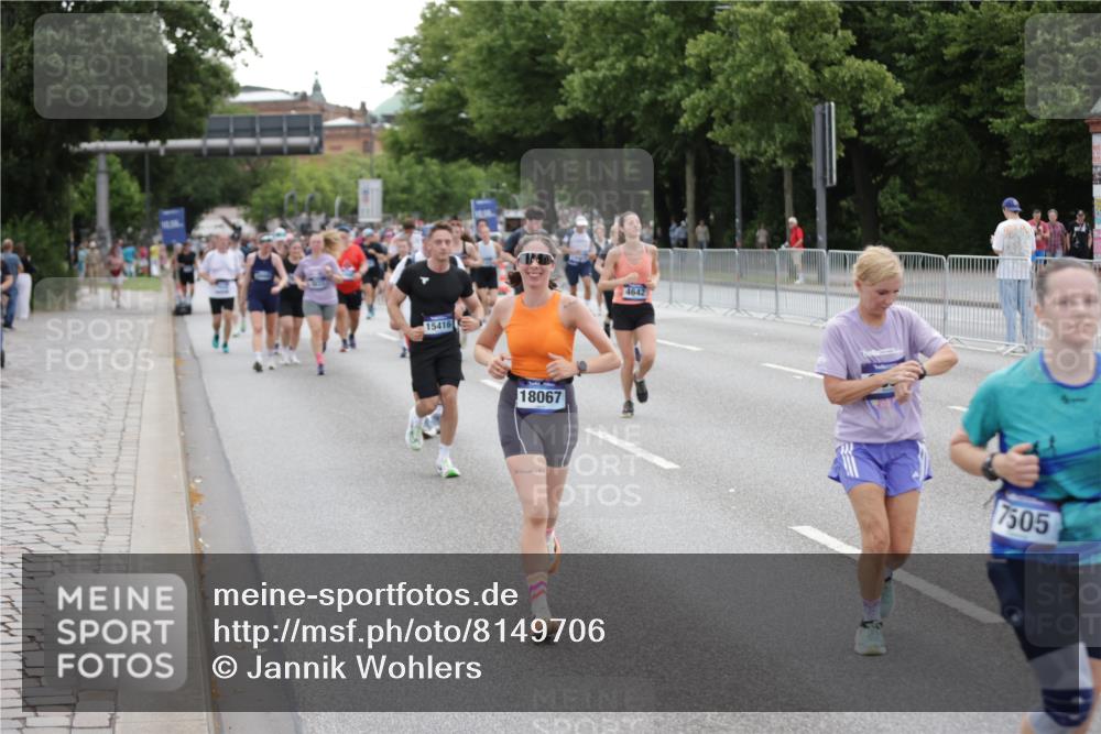 29.06.2025 - hella hamburg halbmarathon Jannik Wohlers http://msf.ph/oto/8149706 29.06.2025 10:50:11 Lombardsbrücke 1259, 1828, 1930, 2047, 3184, 3647, 3680, 3838, 4642, 4695, 4961, 5131, 7133, 7161, 7505, 7677, 7938, 8299, 8833, 8834, 9096, 9168, 9933, 10744, 14102, 14591, 14762, 15017, 15105, 15230, 15416, 15467, 15551, 16489, 16593, 16670, 16742, 17790, 18067, 18092, 18483 meine-sportfotos.de