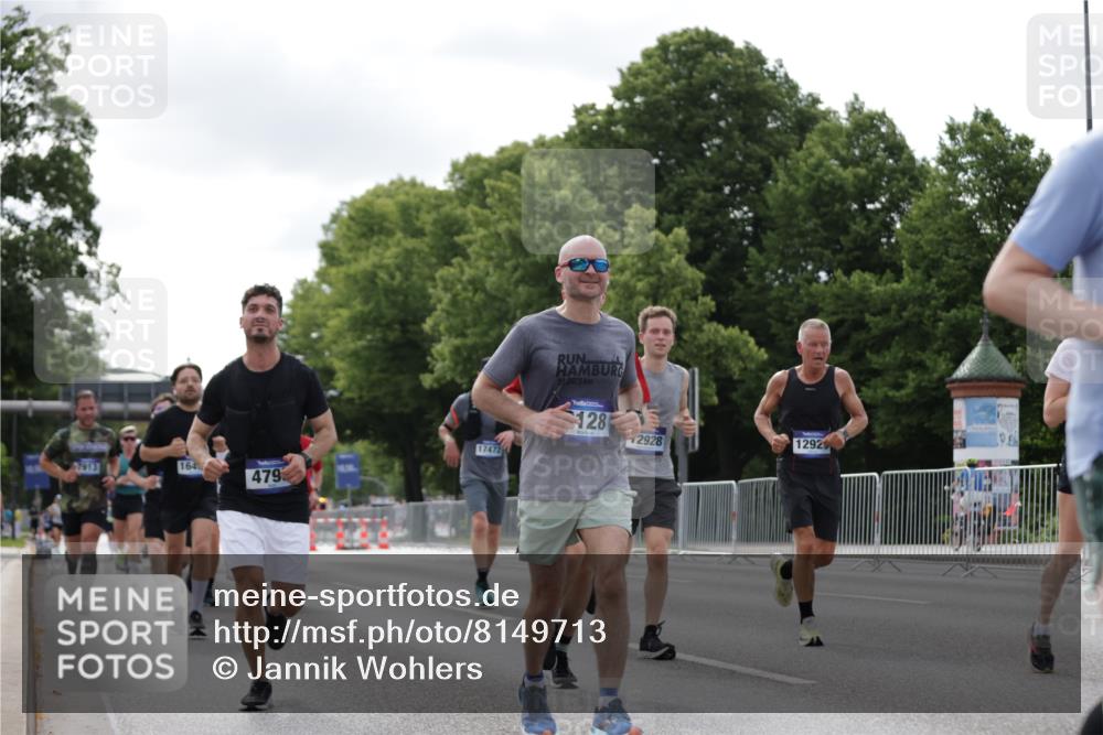 29.06.2025 - hella hamburg halbmarathon Jannik Wohlers http://msf.ph/oto/8149713 29.06.2025 10:13:12 Lombardsbrücke 2055, 2359, 2721, 2904, 2987, 4187, 4795, 4950, 5232, 5546, 5631, 6026, 6717, 6724, 7446, 7447, 7460, 7913, 8279, 9128, 9612, 9631, 10977, 12313, 12797, 12928, 12929, 13331, 13928, 15663, 16491, 17472, 18222, 18231, 19035, 19190 meine-sportfotos.de