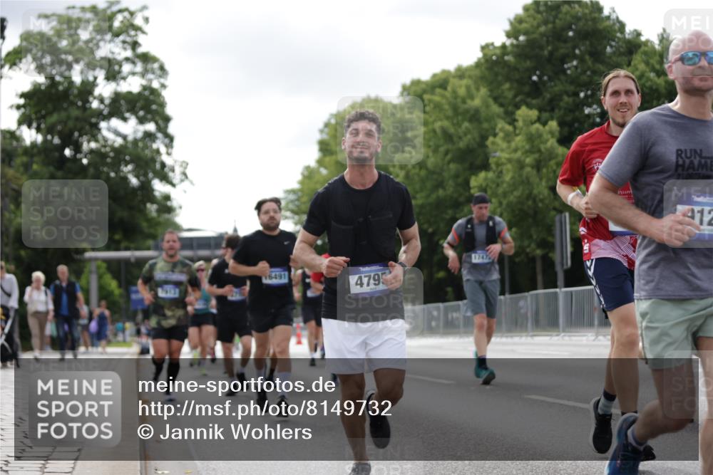 29.06.2025 - hella hamburg halbmarathon Jannik Wohlers http://msf.ph/oto/8149732 29.06.2025 10:13:13 Lombardsbrücke 2055, 2359, 2721, 2904, 2987, 4795, 4950, 5232, 5546, 5631, 6026, 6717, 6724, 7446, 7447, 7460, 7913, 8279, 9128, 9612, 9631, 10977, 12313, 12797, 12928, 12929, 13331, 13928, 15663, 16491, 17472, 18222, 18231, 19035, 19190 meine-sportfotos.de
