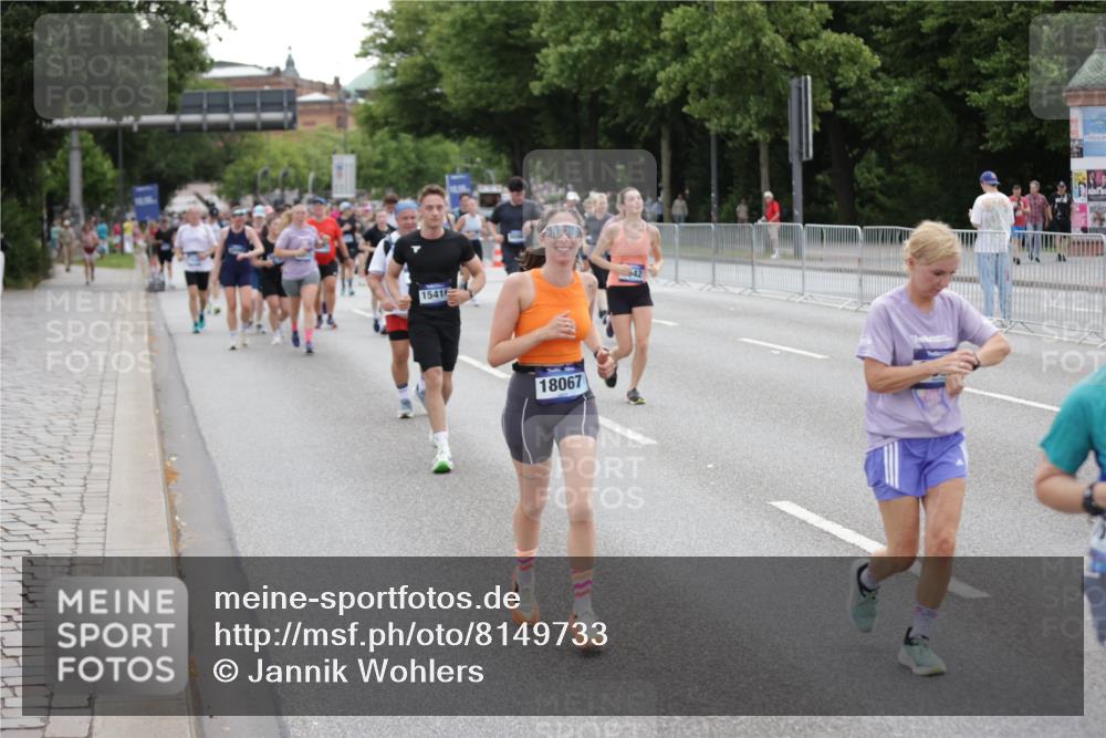 29.06.2025 - hella hamburg halbmarathon Jannik Wohlers http://msf.ph/oto/8149733 29.06.2025 10:50:11 Lombardsbrücke 1259, 1828, 1930, 2047, 3184, 3647, 3680, 3838, 4642, 4695, 4961, 5131, 7133, 7161, 7505, 7677, 7938, 8299, 8833, 8834, 9096, 9168, 9933, 10744, 14102, 14591, 14762, 15017, 15105, 15230, 15416, 15467, 15551, 16489, 16593, 16670, 16742, 17790, 18067, 18092, 18483 meine-sportfotos.de