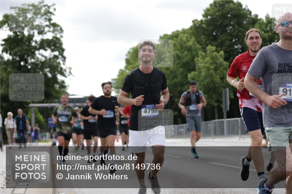 29.06.2025 - hella hamburg halbmarathon Jannik Wohlers http://msf.ph/oto/8149736 29.06.2025 10:13:13 Lombardsbrücke 2055, 2359, 2721, 2904, 2987, 4795, 4950, 5232, 5546, 5631, 6026, 6717, 6724, 7446, 7447, 7460, 7913, 8279, 9128, 9612, 9631, 10977, 12313, 12797, 12928, 12929, 13331, 13928, 15663, 16491, 17472, 18222, 18231, 19035, 19190 meine-sportfotos.de