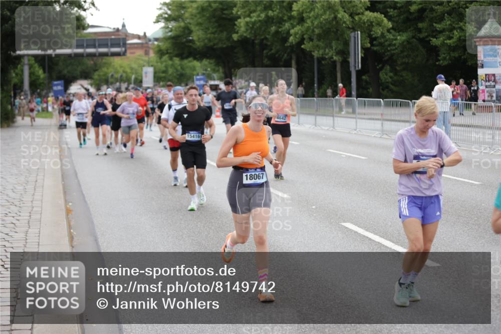 29.06.2025 - hella hamburg halbmarathon Jannik Wohlers http://msf.ph/oto/8149742 29.06.2025 10:50:11 Lombardsbrücke 1259, 1828, 1930, 2047, 3184, 3647, 3680, 3838, 4642, 4695, 4961, 5131, 7133, 7161, 7505, 7677, 7938, 8299, 8833, 8834, 9096, 9168, 9933, 10744, 14102, 14591, 14762, 15017, 15105, 15230, 15416, 15467, 15551, 16489, 16593, 16670, 16742, 17790, 18067, 18092, 18483 meine-sportfotos.de