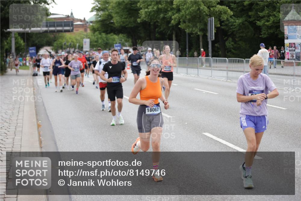 29.06.2025 - hella hamburg halbmarathon Jannik Wohlers http://msf.ph/oto/8149746 29.06.2025 10:50:11 Lombardsbrücke 1259, 1828, 1930, 2047, 3184, 3647, 3680, 3838, 4642, 4695, 4961, 5131, 7133, 7161, 7505, 7677, 7938, 8299, 8833, 8834, 9096, 9168, 9933, 10744, 14102, 14591, 14762, 15017, 15105, 15230, 15416, 15467, 15551, 16489, 16593, 16670, 16742, 17790, 18067, 18092, 18483 meine-sportfotos.de