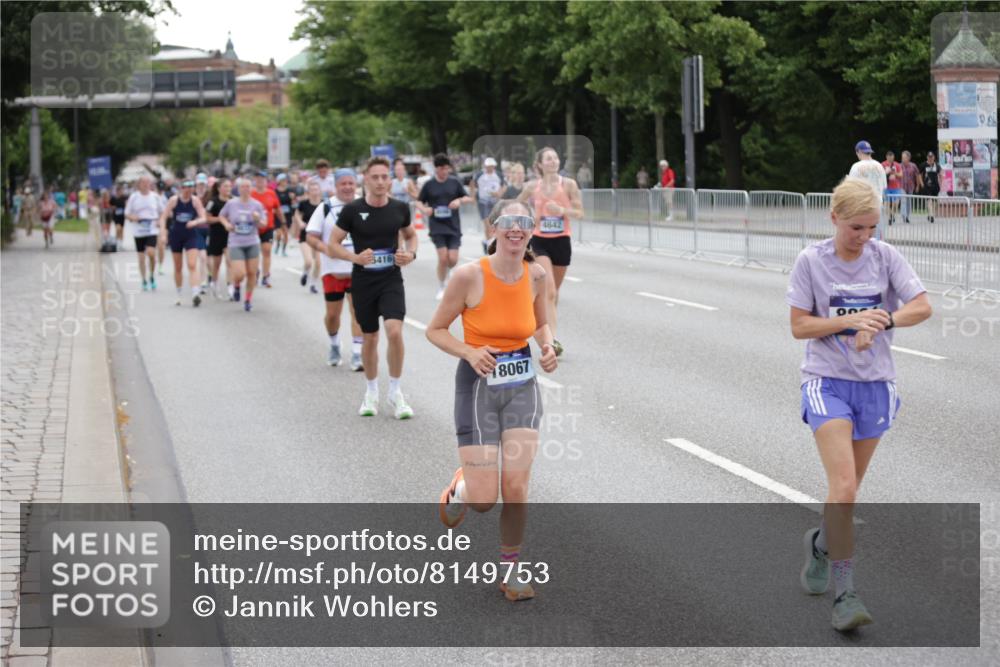 29.06.2025 - hella hamburg halbmarathon Jannik Wohlers http://msf.ph/oto/8149753 29.06.2025 10:50:12 Lombardsbrücke 1259, 1828, 1930, 3184, 3647, 3838, 4642, 4695, 4961, 5131, 7133, 7161, 7505, 7677, 7938, 8299, 8833, 8834, 9096, 9168, 9933, 10437, 10744, 12392, 12393, 14102, 14591, 14762, 15017, 15105, 15416, 15467, 15551, 16489, 16593, 16670, 16742, 17337, 17790, 18067, 18092, 18483 meine-sportfotos.de