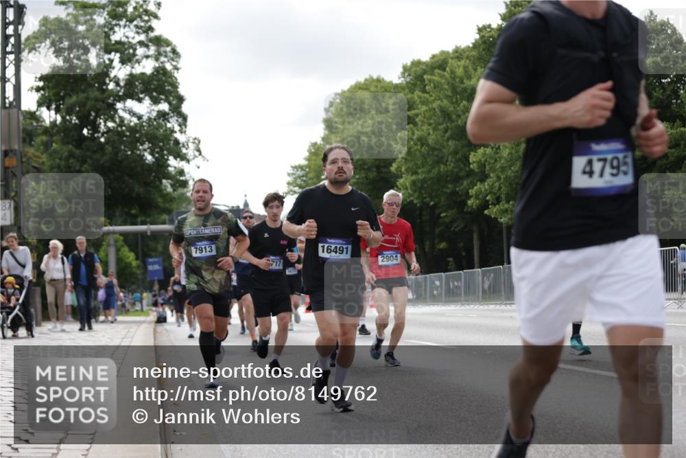 29.06.2025 - hella hamburg halbmarathon Jannik Wohlers http://msf.ph/oto/8149762 29.06.2025 10:13:14 Lombardsbrücke 1131, 2055, 2359, 2721, 2904, 2987, 4795, 4950, 5232, 5546, 5631, 6026, 6717, 6724, 7446, 7447, 7460, 7462, 7913, 8279, 9128, 9612, 9631, 10977, 12313, 12797, 12928, 12929, 13331, 13928, 15085, 15663, 16491, 17472, 18222, 18231, 19190 meine-sportfotos.de