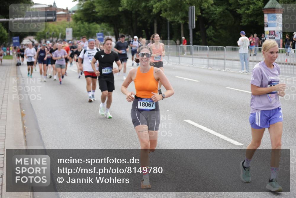 29.06.2025 - hella hamburg halbmarathon Jannik Wohlers http://msf.ph/oto/8149780 29.06.2025 10:50:12 Lombardsbrücke 1259, 1828, 1930, 3184, 3647, 3838, 4642, 4695, 4961, 5131, 7133, 7161, 7505, 7677, 7938, 8299, 8833, 8834, 9096, 9168, 9933, 10437, 10744, 12392, 12393, 14102, 14591, 14762, 15017, 15105, 15416, 15467, 15551, 16489, 16593, 16670, 16742, 17337, 17790, 18067, 18092, 18483 meine-sportfotos.de