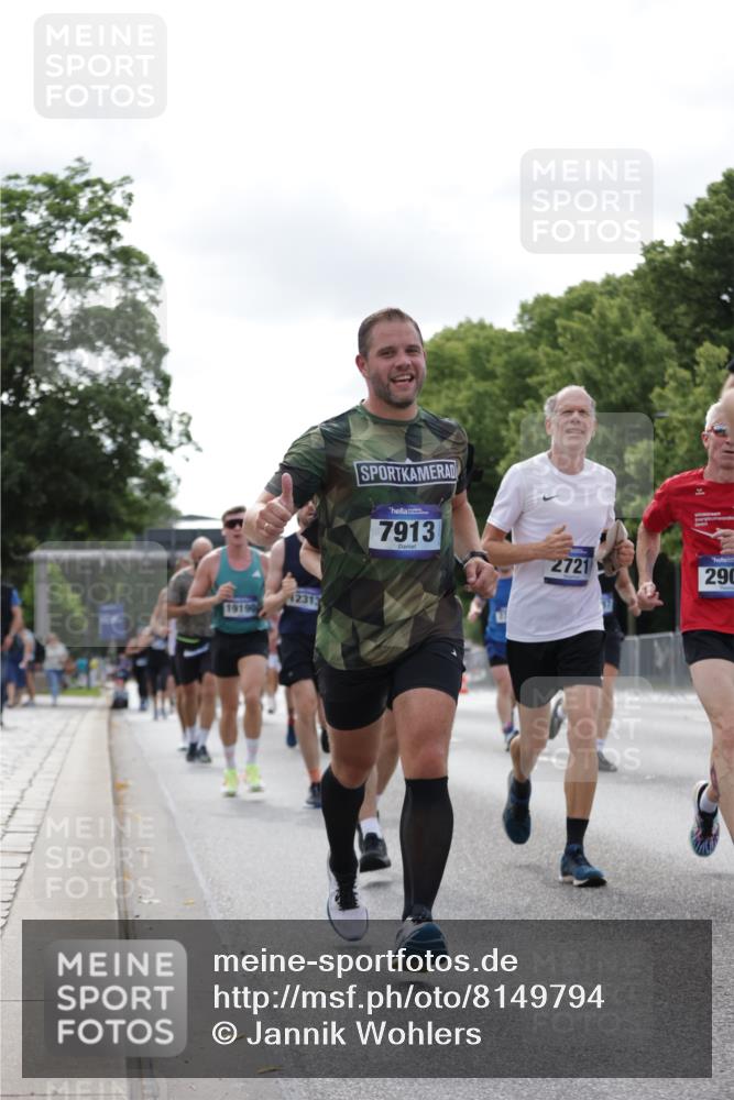 29.06.2025 - hella hamburg halbmarathon Jannik Wohlers http://msf.ph/oto/8149794 29.06.2025 10:13:15 Lombardsbrücke 1131, 2055, 2359, 2721, 2904, 2987, 4001, 4795, 4950, 5232, 5546, 5631, 5719, 6026, 6717, 6724, 7446, 7447, 7462, 7913, 8279, 9128, 9612, 9631, 10977, 12313, 12797, 12928, 12929, 13331, 13928, 15085, 15663, 16491, 17472, 18222, 18231, 19190 meine-sportfotos.de