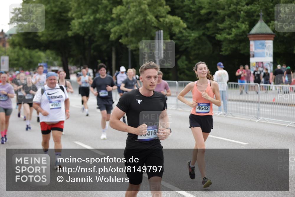 29.06.2025 - hella hamburg halbmarathon Jannik Wohlers http://msf.ph/oto/8149797 29.06.2025 10:50:14 Lombardsbrücke 1930, 2200, 3184, 3229, 3647, 3838, 4642, 4695, 4961, 5131, 7133, 7161, 7505, 7938, 8299, 8833, 8834, 9096, 9168, 9933, 10437, 10744, 12392, 12393, 14102, 14762, 15017, 15105, 15416, 15467, 16593, 16742, 17337, 17790, 18067, 18092, 18483 meine-sportfotos.de