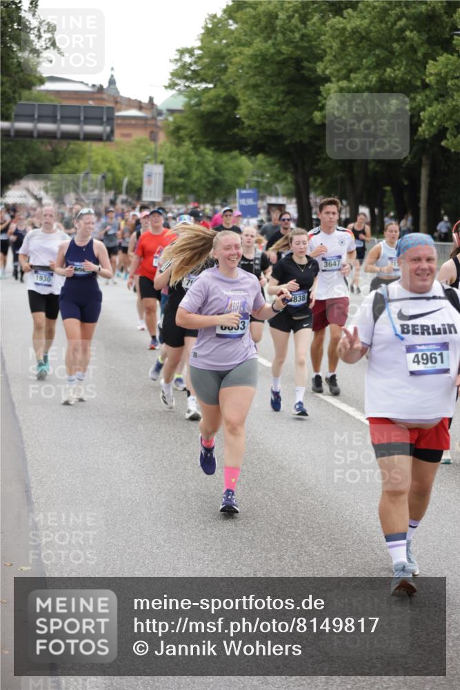 29.06.2025 - hella hamburg halbmarathon Jannik Wohlers http://msf.ph/oto/8149817 29.06.2025 10:50:16 Lombardsbrücke 1930, 2200, 3184, 3229, 3647, 3838, 4642, 4695, 4961, 5131, 6178, 7133, 7161, 7505, 7938, 8299, 8833, 8834, 9096, 9168, 9933, 10437, 10744, 12392, 12393, 14762, 15017, 15105, 15416, 15467, 16593, 17337, 17648, 17790, 18067, 18092, 18483 meine-sportfotos.de