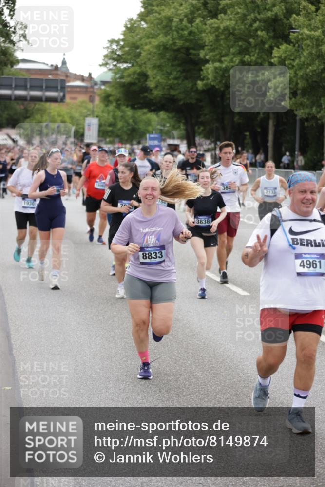 29.06.2025 - hella hamburg halbmarathon Jannik Wohlers http://msf.ph/oto/8149874 29.06.2025 10:50:17 Lombardsbrücke 1930, 2200, 3184, 3229, 3647, 3838, 4642, 4695, 4771, 4961, 5131, 6178, 7133, 7161, 7505, 7938, 8200, 8833, 8834, 9096, 9168, 9933, 10437, 10744, 12392, 12393, 14762, 15017, 15105, 15416, 15467, 16501, 16593, 17337, 17648, 17790, 18067, 18092, 18483 meine-sportfotos.de