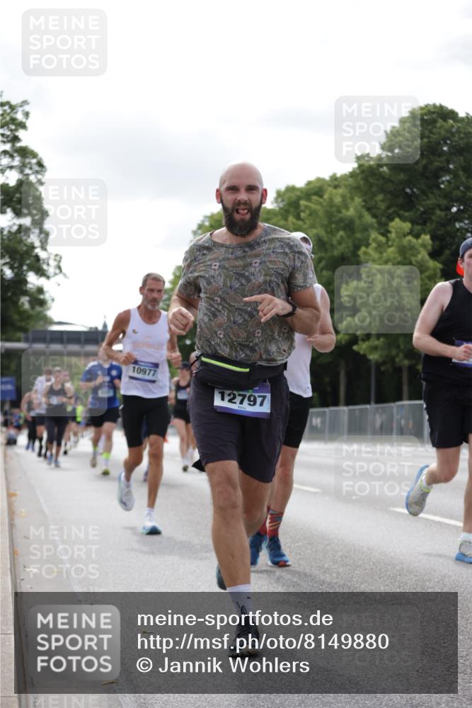 29.06.2025 - hella hamburg halbmarathon Jannik Wohlers http://msf.ph/oto/8149880 29.06.2025 10:13:19 Lombardsbrücke 1131, 1480, 2055, 2359, 2721, 2904, 2987, 4001, 4795, 4950, 5232, 5631, 5719, 6026, 6717, 6724, 7462, 7913, 8279, 8673, 9128, 9631, 10977, 11441, 12313, 12797, 12928, 12929, 15085, 15663, 15721, 15722, 16491, 17472, 18231, 19190 meine-sportfotos.de