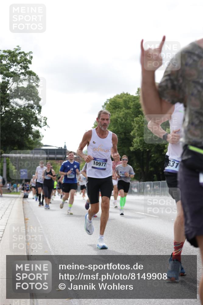 29.06.2025 - hella hamburg halbmarathon Jannik Wohlers http://msf.ph/oto/8149908 29.06.2025 10:13:20 Lombardsbrücke 1131, 1480, 2055, 2359, 2721, 2904, 2987, 4001, 4795, 5232, 5631, 5719, 6026, 6717, 6724, 7462, 7913, 8279, 8673, 9128, 9631, 10977, 11441, 12313, 12797, 12928, 12929, 15085, 15663, 15721, 15722, 16491, 17472, 18231, 19190 meine-sportfotos.de