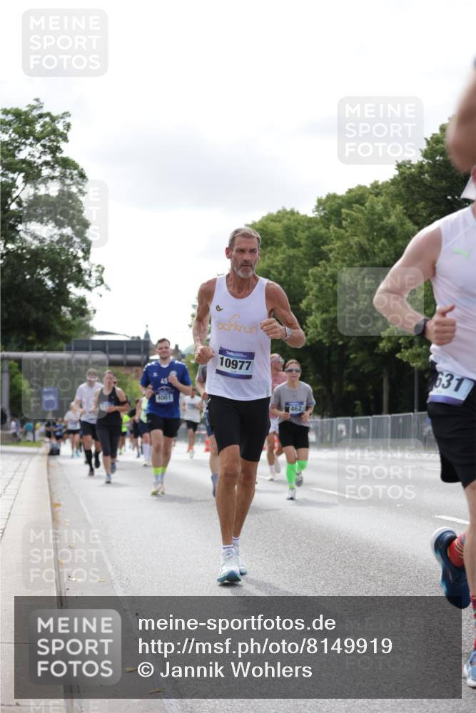 29.06.2025 - hella hamburg halbmarathon Jannik Wohlers http://msf.ph/oto/8149919 29.06.2025 10:13:20 Lombardsbrücke 1131, 1480, 2055, 2359, 2721, 2904, 2987, 4001, 4795, 5232, 5631, 5719, 6026, 6717, 6724, 7462, 7913, 8279, 8673, 9128, 9631, 10977, 11441, 12313, 12797, 12928, 12929, 15085, 15663, 15721, 15722, 16491, 17472, 18231, 19190 meine-sportfotos.de
