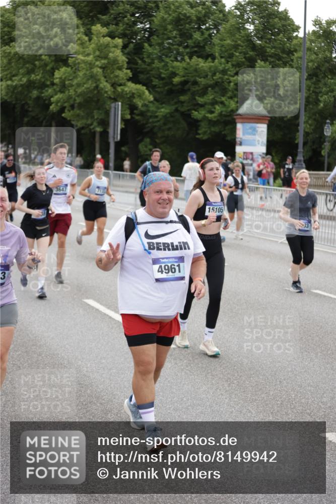 29.06.2025 - hella hamburg halbmarathon Jannik Wohlers http://msf.ph/oto/8149942 29.06.2025 10:50:18 Lombardsbrücke 1930, 2200, 3184, 3229, 3647, 3838, 4642, 4695, 4771, 5131, 6178, 7133, 7161, 7505, 7938, 8200, 8833, 8834, 8986, 9096, 9168, 9933, 10437, 12392, 12393, 14534, 14762, 15017, 15105, 15416, 15467, 16500, 16501, 16553, 16593, 17337, 17648, 17790, 18067, 18092 meine-sportfotos.de