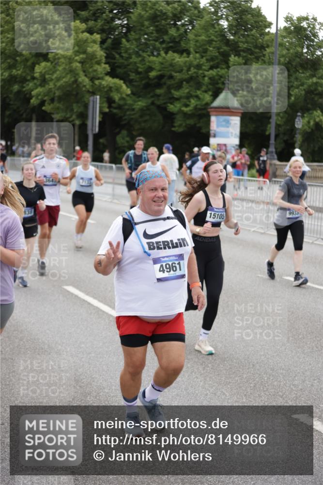 29.06.2025 - hella hamburg halbmarathon Jannik Wohlers http://msf.ph/oto/8149966 29.06.2025 10:50:18 Lombardsbrücke 1930, 2200, 3184, 3229, 3647, 3838, 4642, 4695, 4771, 5131, 6178, 7133, 7161, 7505, 7938, 8200, 8833, 8834, 8986, 9096, 9168, 9933, 10437, 12392, 12393, 14534, 14762, 15017, 15105, 15416, 15467, 16500, 16501, 16553, 16593, 17337, 17648, 17790, 18067, 18092 meine-sportfotos.de