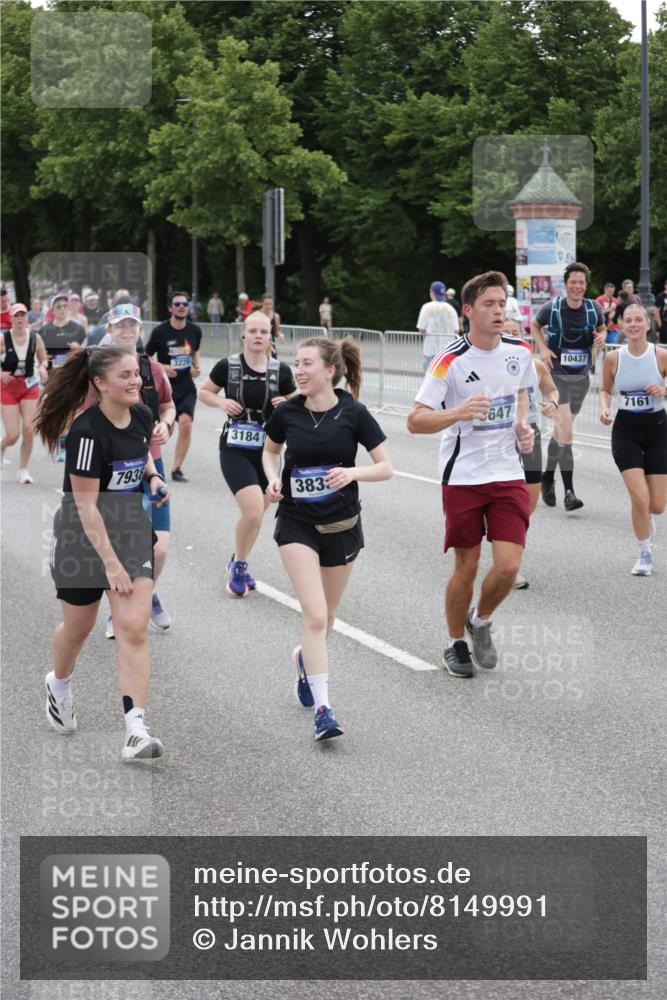 29.06.2025 - hella hamburg halbmarathon Jannik Wohlers http://msf.ph/oto/8149991 29.06.2025 10:50:20 Lombardsbrücke 1930, 2200, 3184, 3229, 3647, 3838, 4642, 4695, 4771, 5131, 6178, 7133, 7161, 7938, 8200, 8833, 8834, 8986, 9096, 9168, 9933, 10029, 10437, 11577, 12392, 12393, 13981, 14534, 14762, 14767, 14773, 15017, 15105, 15416, 16500, 16501, 16553, 16593, 16904, 17337, 17648, 17735, 17790, 18067, 18092 meine-sportfotos.de