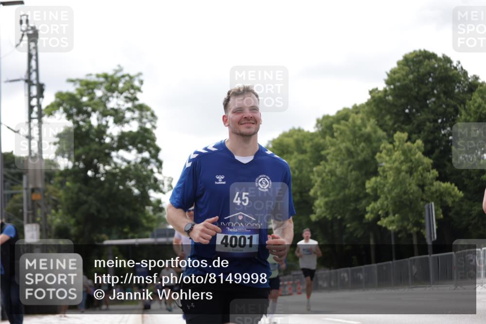 29.06.2025 - hella hamburg halbmarathon Jannik Wohlers http://msf.ph/oto/8149998 29.06.2025 10:13:25 Lombardsbrücke 1131, 1480, 2359, 2721, 2904, 2987, 4001, 5232, 5631, 5719, 6026, 6710, 7462, 7913, 8673, 9128, 9631, 10442, 10443, 10977, 11441, 12313, 12797, 12928, 12929, 15085, 15482, 15721, 15722, 16491, 17472, 17985, 19190 meine-sportfotos.de