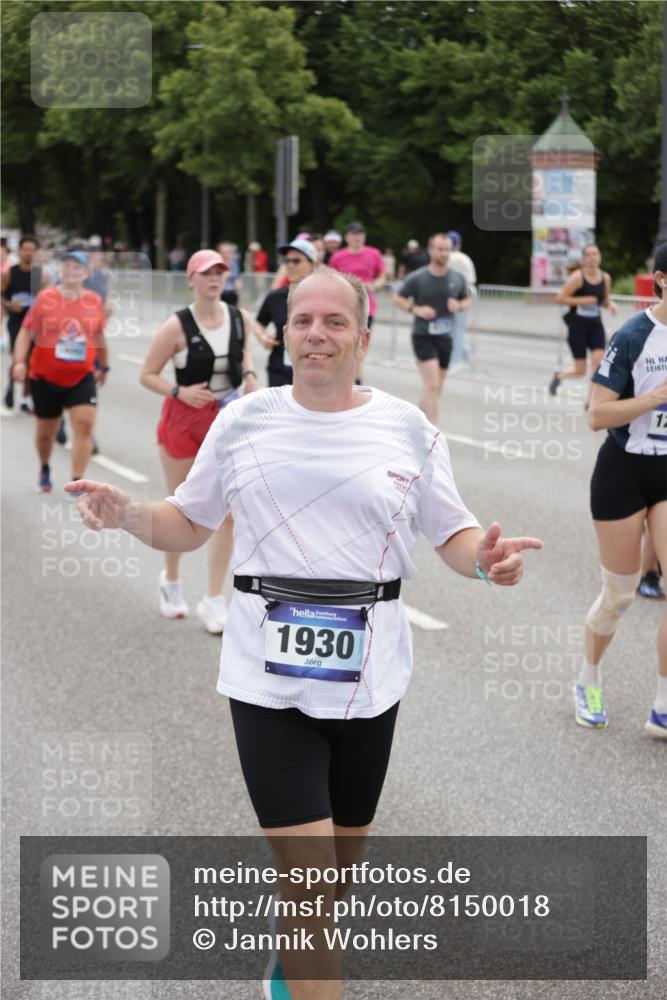 29.06.2025 - hella hamburg halbmarathon Jannik Wohlers http://msf.ph/oto/8150018 29.06.2025 10:50:23 Lombardsbrücke 1129, 1208, 1930, 2200, 2358, 3184, 3229, 3647, 3838, 4642, 4695, 4771, 4848, 6178, 7133, 7141, 7161, 7938, 8200, 8779, 8833, 8986, 9096, 9168, 9933, 10029, 10437, 10552, 10614, 10636, 11577, 12392, 12393, 12800, 13468, 13981, 14010, 14534, 14640, 14762, 14767, 14773, 15017, 15105, 15416, 16500, 16501, 16553, 16904, 17337, 17648, 17735, 18067 meine-sportfotos.de