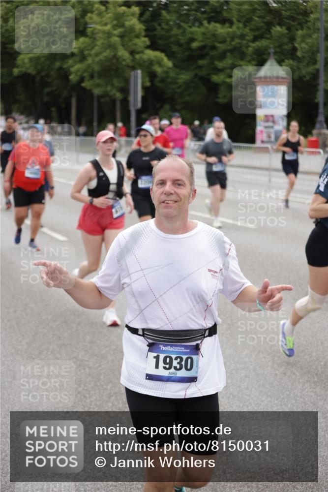 29.06.2025 - hella hamburg halbmarathon Jannik Wohlers http://msf.ph/oto/8150031 29.06.2025 10:50:24 Lombardsbrücke 1129, 1208, 1930, 2200, 2358, 2859, 3184, 3229, 3647, 3838, 4642, 4695, 4771, 4848, 6178, 7133, 7141, 7161, 7938, 8200, 8779, 8833, 8986, 9096, 9168, 9933, 10029, 10437, 10552, 10614, 10636, 11577, 12392, 12393, 12800, 13468, 13981, 14010, 14534, 14640, 14762, 14767, 14773, 15105, 15416, 16500, 16501, 16553, 16727, 16729, 16904, 17337, 17648, 17735 meine-sportfotos.de