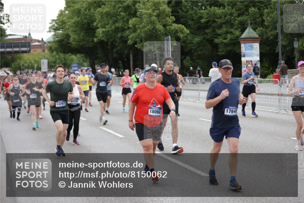 29.06.2025 - hella hamburg halbmarathon Jannik Wohlers http://msf.ph/oto/8150062 29.06.2025 10:50:27 Lombardsbrücke 1129, 1208, 1930, 2200, 2358, 2859, 3184, 3229, 3647, 3838, 4642, 4695, 4771, 4848, 6178, 7133, 7141, 7161, 7825, 7938, 8200, 8779, 8833, 8986, 9096, 9168, 9933, 10029, 10437, 10552, 10614, 10636, 11577, 12392, 12393, 12800, 13468, 13522, 13981, 14010, 14534, 14640, 14762, 14767, 14773, 15105, 15250, 15464, 16500, 16501, 16553, 16727, 16729, 16904, 17337, 17648, 17735 meine-sportfotos.de