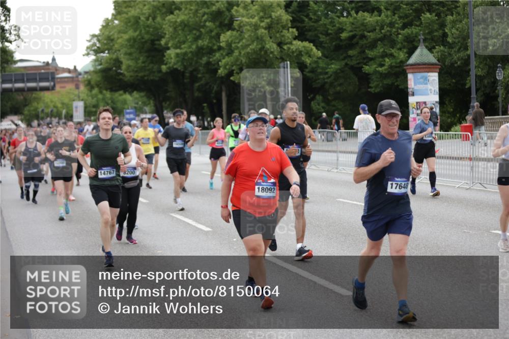 29.06.2025 - hella hamburg halbmarathon Jannik Wohlers http://msf.ph/oto/8150064 29.06.2025 10:50:27 Lombardsbrücke 1129, 1208, 1930, 2200, 2358, 2859, 3184, 3229, 3647, 3838, 4642, 4695, 4771, 4848, 6178, 7133, 7141, 7161, 7825, 7938, 8200, 8779, 8833, 8986, 9096, 9168, 9933, 10029, 10437, 10552, 10614, 10636, 11577, 12392, 12393, 12800, 13468, 13522, 13981, 14010, 14534, 14640, 14762, 14767, 14773, 15105, 15250, 15464, 16500, 16501, 16553, 16727, 16729, 16904, 17337, 17648, 17735 meine-sportfotos.de