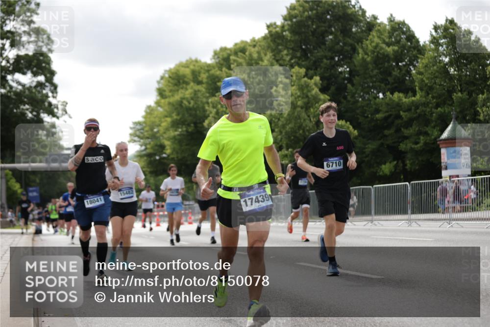 29.06.2025 - hella hamburg halbmarathon Jannik Wohlers http://msf.ph/oto/8150078 29.06.2025 10:13:34 Lombardsbrücke 1131, 1194, 1480, 1890, 4001, 4962, 5719, 6287, 6710, 7462, 8673, 9886, 10442, 10443, 11441, 11987, 13788, 15085, 15482, 15721, 15722, 15840, 17439, 17985, 18041, 18236, 18239 meine-sportfotos.de