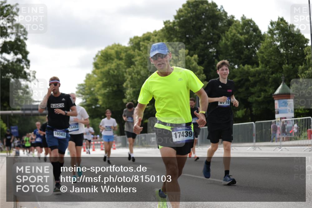 29.06.2025 - hella hamburg halbmarathon Jannik Wohlers http://msf.ph/oto/8150103 29.06.2025 10:13:35 Lombardsbrücke 1131, 1194, 1480, 1890, 4001, 4962, 5719, 6287, 6710, 7462, 8057, 8673, 9886, 10442, 10443, 11441, 11987, 13788, 15085, 15482, 15721, 15722, 15840, 17439, 17985, 18041, 18236, 18239 meine-sportfotos.de