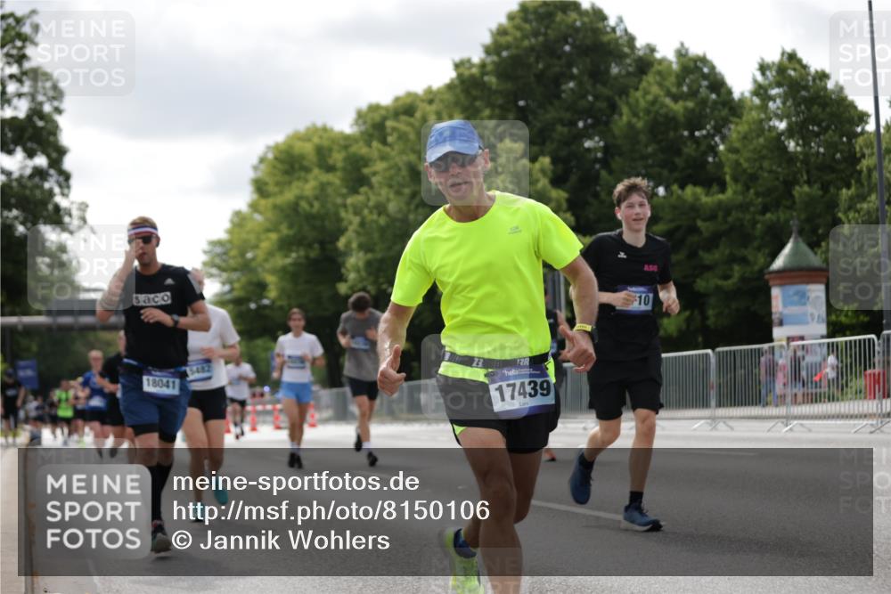 29.06.2025 - hella hamburg halbmarathon Jannik Wohlers http://msf.ph/oto/8150106 29.06.2025 10:13:35 Lombardsbrücke 1131, 1194, 1480, 1890, 4001, 4962, 5719, 6287, 6710, 7462, 8057, 8673, 9886, 10442, 10443, 11441, 11987, 13788, 15085, 15482, 15721, 15722, 15840, 17439, 17985, 18041, 18236, 18239 meine-sportfotos.de