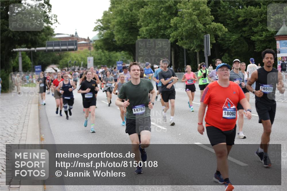 29.06.2025 - hella hamburg halbmarathon Jannik Wohlers http://msf.ph/oto/8150108 29.06.2025 10:50:28 Lombardsbrücke 1129, 1208, 1930, 2200, 2358, 2859, 3184, 3229, 3647, 3838, 4695, 4771, 4848, 6178, 7133, 7141, 7161, 7825, 7938, 8200, 8779, 8833, 8986, 9096, 9168, 9933, 10029, 10437, 10552, 10614, 10636, 11577, 12392, 12393, 12800, 13468, 13522, 13981, 14010, 14534, 14640, 14762, 14767, 14773, 15105, 15250, 15464, 16500, 16501, 16553, 16727, 16729, 16904, 17295, 17337, 17648, 17735 meine-sportfotos.de