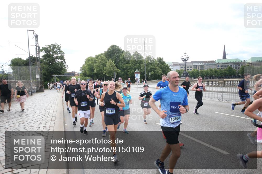 29.06.2025 - hella hamburg halbmarathon Jannik Wohlers http://msf.ph/oto/8150109 29.06.2025 10:22:00 Lombardsbrücke 1187, 1419, 1598, 2022, 2351, 3108, 3430, 3457, 3511, 3910, 3946, 4113, 4114, 4131, 4556, 4559, 4829, 4969, 4970, 5079, 5838, 6030, 6048, 6049, 6303, 6307, 6347, 6820, 6826, 6977, 7097, 7794, 8511, 8855, 8884, 9204, 9516, 9598, 10065, 10241, 10432, 10663, 10917, 10961, 11046, 11440, 12933, 13248, 13255, 13369, 13460, 13472, 13820, 13963, 14079, 14240, 14314, 14333, 14334, 14442, 14901, 14903, 14980, 15114, 17556, 19154 meine-sportfotos.de