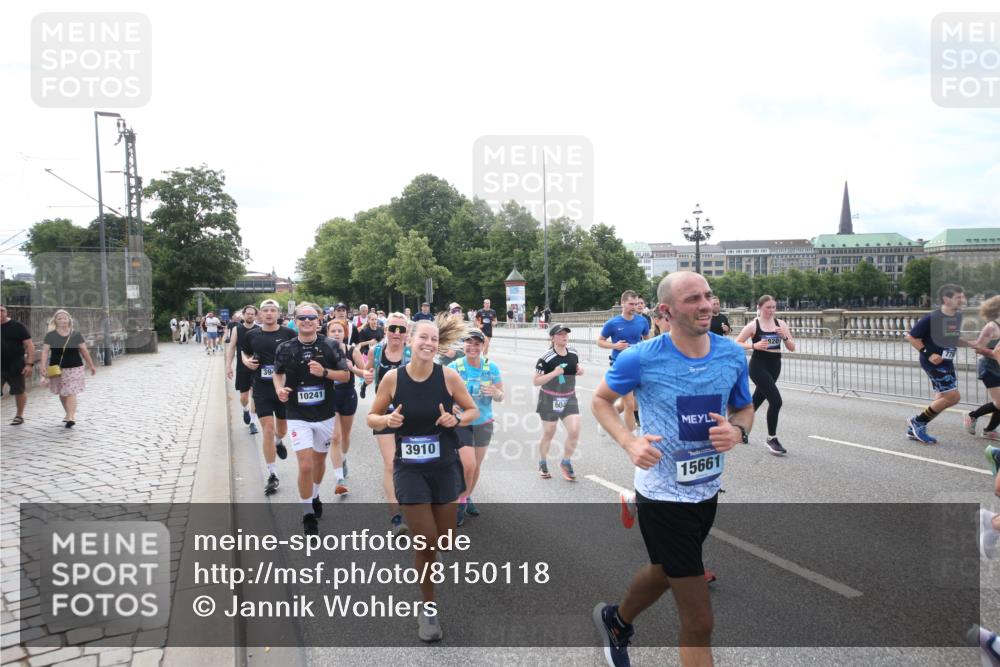 29.06.2025 - hella hamburg halbmarathon Jannik Wohlers http://msf.ph/oto/8150118 29.06.2025 10:22:00 Lombardsbrücke 1187, 1419, 1598, 2022, 2351, 3108, 3430, 3457, 3511, 3910, 3946, 4113, 4114, 4131, 4556, 4559, 4829, 4969, 4970, 5079, 5838, 6030, 6048, 6049, 6303, 6307, 6347, 6820, 6826, 6977, 7097, 7794, 8511, 8855, 8884, 9204, 9516, 9598, 10065, 10241, 10432, 10663, 10917, 10961, 11046, 11440, 12933, 13248, 13255, 13369, 13460, 13472, 13820, 13963, 14079, 14240, 14314, 14333, 14334, 14442, 14901, 14903, 14980, 15114, 17556, 19154 meine-sportfotos.de